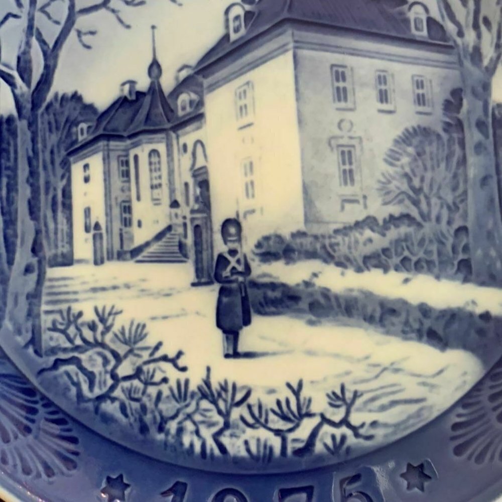 Royal Copenhagen Collectors Plate 1975